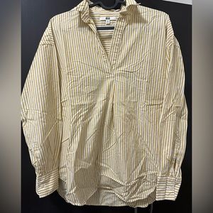 UNIQLO Low to High Striped 3/4 Dress Shirt